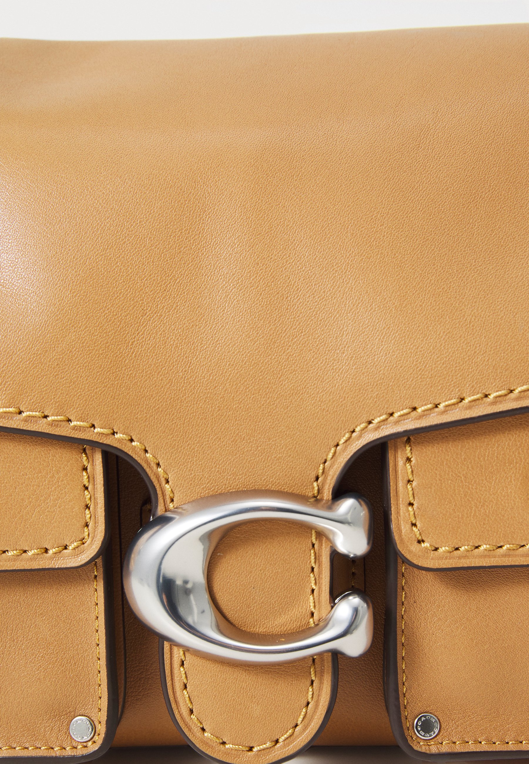 COACH CARGO TURNLOCK SOFT TABBY - Cross body bag - light brown