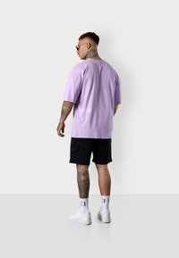 ESTEEM DOUBLE LETTERING OVERSIZED - Print T-shirt - lilac