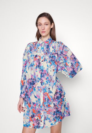 Χρωματιστό φλοράλ φόρεμα από ελαφρύ ύφασμα, με κουμπιά, γιακά και φουσκωτά μανίκια, διακοσμημένο με ζωντανά μοτίβα που θυμίζουν βαφή.