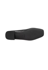 Scarpa in pelle nera con suola in gomma piatta, design superiore elegante e dettagli minimi. La suola presenta una superficie zigrinata per una migliore aderenza.