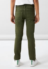 Name it NKMTHEO PANT  - Vaqueros rectos - rifle green