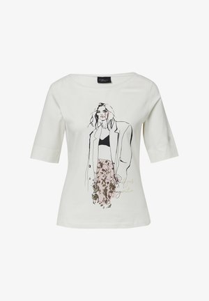 Weißes T-Shirt mit kurzen Ärmeln, das eine schwarz umrandete Illustration einer Frau in einem Blazer und einem Blumenrock zeigt, mit goldenen Textdetails.