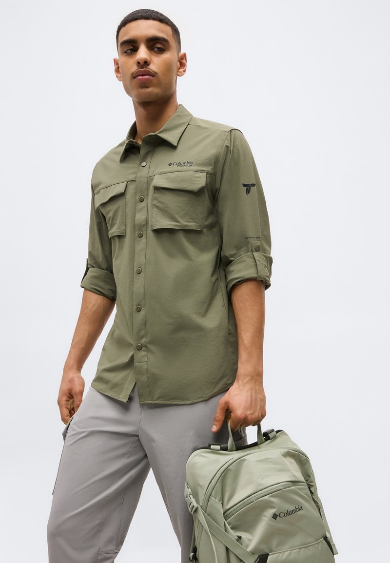 Columbia XCO Chemise de pêche beige boutonnée ventilée cargo