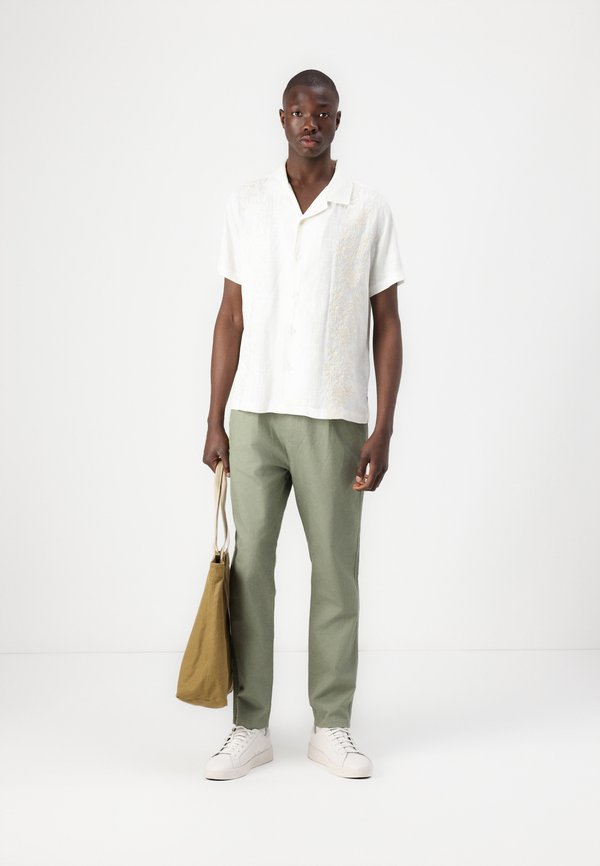 ISAAC PANT - Trousers2