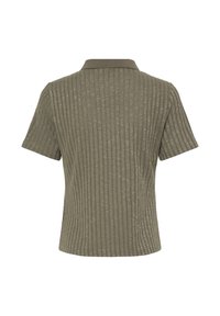 Polo à manches courtes de couleur vert olive avec une texture côtelée et un col uni. Dos sans coutures avec une coupe décontractée.