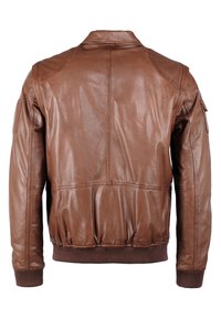Bruine leren jas met een geribbelde taille en manchetten. Beschikt over een soepele textuur, gestructureerde schouders en een enkele pocket op de mouw.