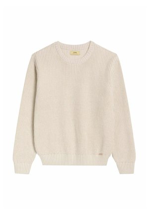 Sweter wełniany w kolorze kremowym, z długimi rękawami, ściągaczami przy mankietach, dekolcie i dolnej krawędzi, ułożony na płasko na białym tle.
