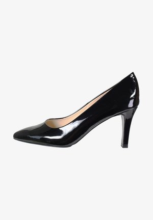 Schwarzer Lackleder-Pump mit spitz zulaufender Zehenpartie, tief ausgeschnittenem Vorderblatt und schmalem, hohem Absatz. Glatte Textur mit glänzendem Finish.