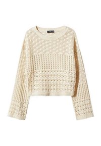 Gehäkelter beiger Pullover mit lockerer, kurzer Passform, langen Ärmeln, rundem Ausschnitt und einem durchgängigen offenen Musterdesign.