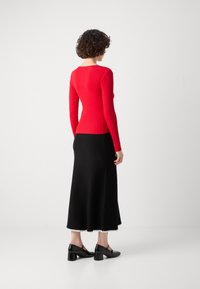 Morgan Pullover - rouge