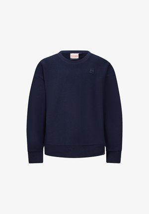 Granatowy sweter z miękkiej, teksturowanej tkaniny. Posiada okrągły dekolt, długie rękawy i małe logo na piersi. Bez wzorów.