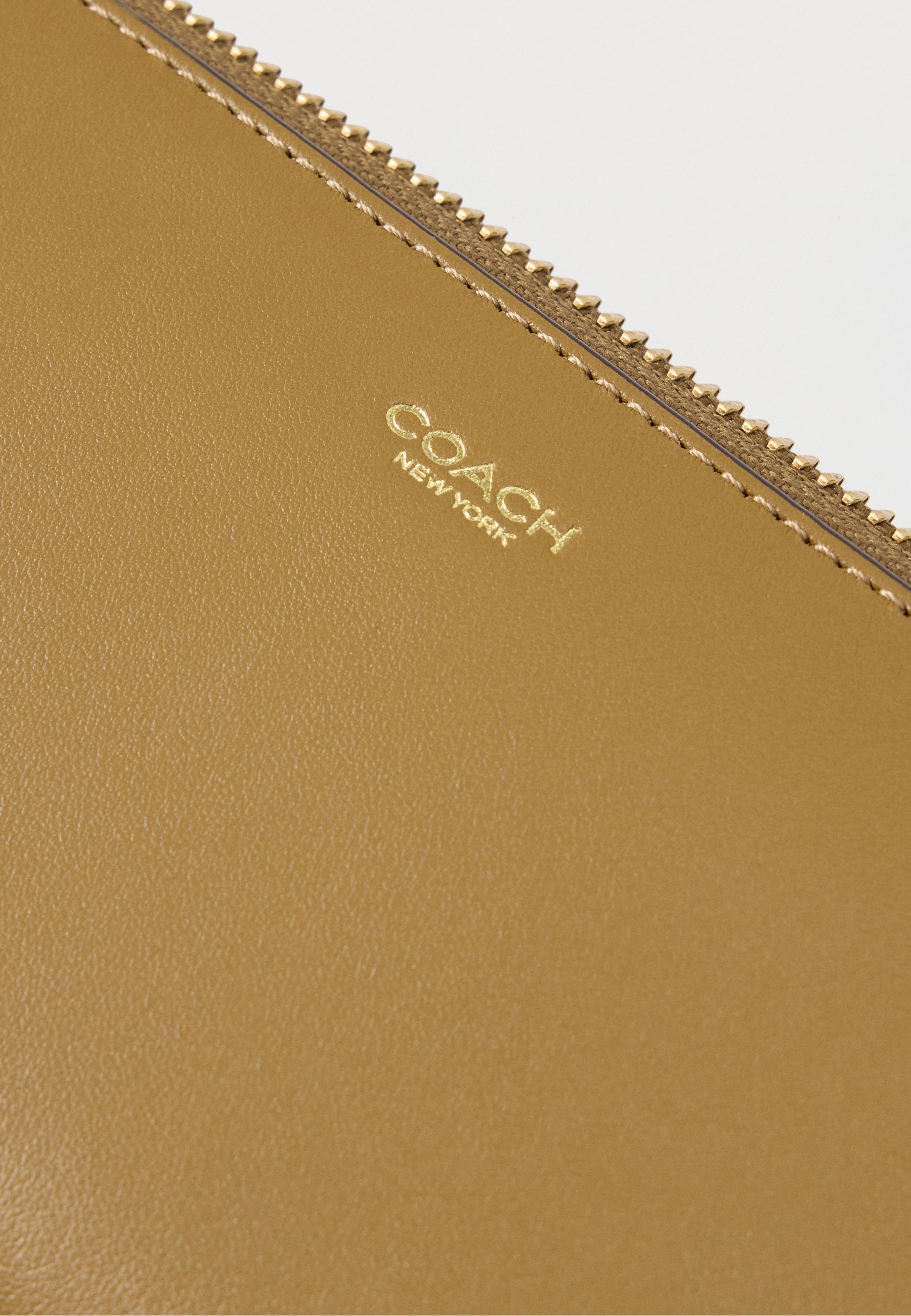 COACH NEW YORK SLIM ACCORDION ZIP - Wallet - olive - Zalando.co.uk