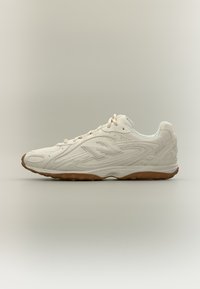 Seleccionado, beige