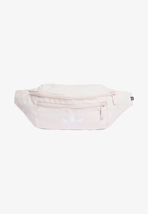 Banane rose clair avec deux compartiments zippés et un logo Adidas blanc pâle sur la poche avant.