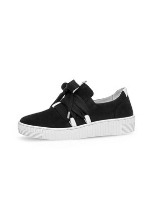 Mustade sametised spordijalanõud valgete kummitaldadega, millel on sõlmitud musta nööri disain ja hõbedased aktsendid kandadel.