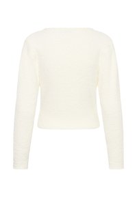 Weißer, kurz geschnittener Pullover mit langen Ärmeln, aus weichem, strukturiertem Stoff. Quadratischer Ausschnitt und schlichtes Design ohne zusätzliche Verzierungen.