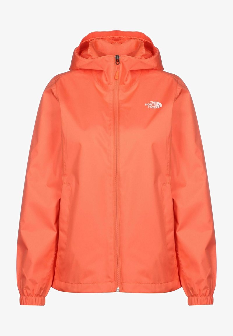 Oranje waterdichte jas met capuchon, ritssluiting aan de voorkant, elastische manchetten en logo-accent op de borst. Gladde, lichte stof.