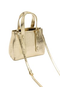 Złota metaliczna torba o strukturalnym kształcie, z dwoma górnymi uchwytami i odpinanym paskiem. Gładka tekstura z subtelnym połyskiem.