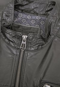 Thumbnail Image 5
