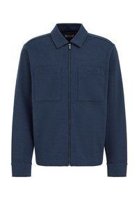 Tumši zils zip-up žakete no teksturētas auduma, ar apkakli, divām priekšējām kabatām un ribotiem aprocēm.