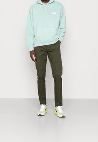 Scotch & Soda Chinosy