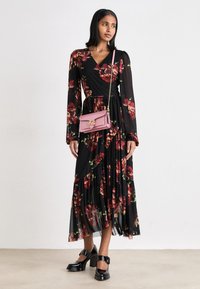 Cras DEBBIE DRESS - Koktailové šaty/večierkové šaty - black