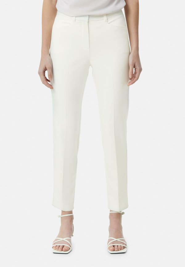 KLASSISCHE MIT BÜGELFALTEN SCHMALEM BEINVERLAUF - Stoffhose - weiß