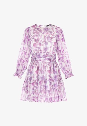 Virágmintás ruha hosszú, duzzadt ujjakkal. Áttetsző anyagból készült, lila és levendulaszínű mintákkal. Deréknál szűkített, réteges szoknyával.