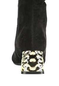 LOLA CASADEMUNT Botas - black