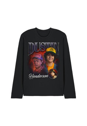 Schwarzes Langarmshirt mit grafischen Drucken von zwei Charakteren und dem Text "DUSTIN Henderson" in fetter Schrift.