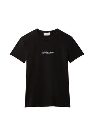 T-shirt nera a maniche corte con "calvin klein" scritto in lettere minuscole bianche al centro del petto.