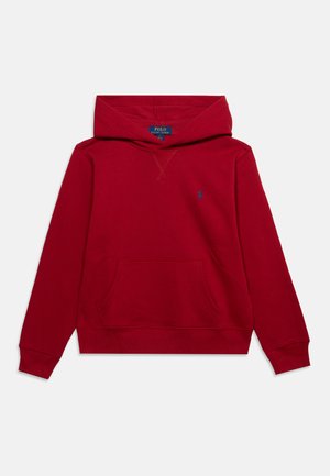 Rotes Kapuzensweatshirt mit Fronttasche, gerippten Bündchen und kleinem, links auf der Brust gesticktem Logo.