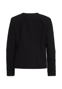 Tył gładkiej, czarnej, dopasowanej marynarki z długimi rękawami na białym tle.