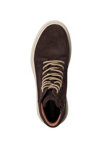 Baskets montantes en suede marron avec lacets beiges, bout arrondi et semelle en caoutchouc crème. L'intérieur est doté d'une doublure en tan doux et d'un détail de fermeture éclair sur le côté.