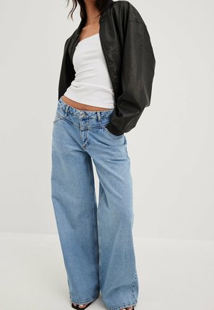 MIT NAHTDETAILS - Relaxed fit jeans - light blue