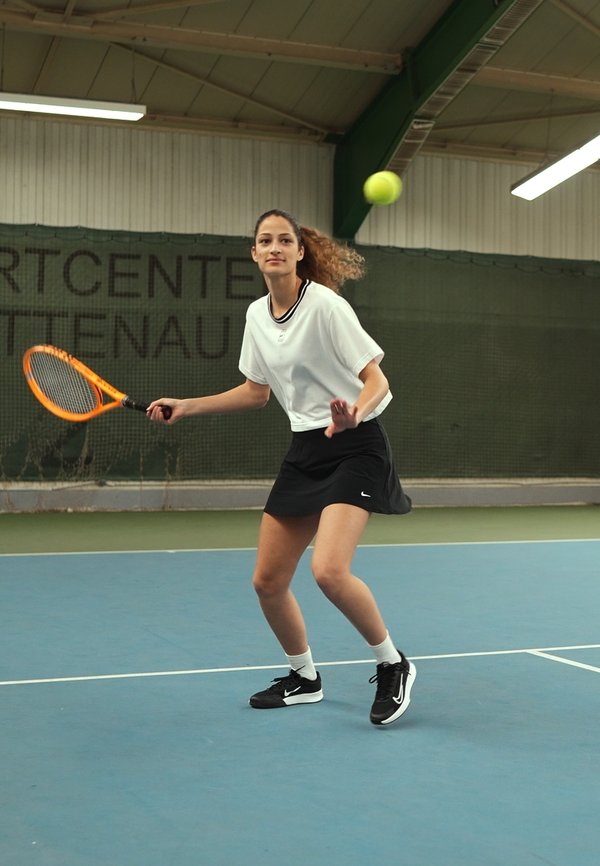 VICTORY SKIRT REGULAR FLOUNCY - Sports skirt2