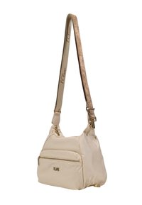 Borsa a spalla in nylon beige con tasca frontale con zip, dettagli in oro e tracolla beige con motivo. Presenta un logo sul fronte.