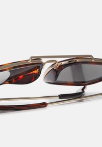 Pier One UNISEX - Slnečné okuliare - brown
