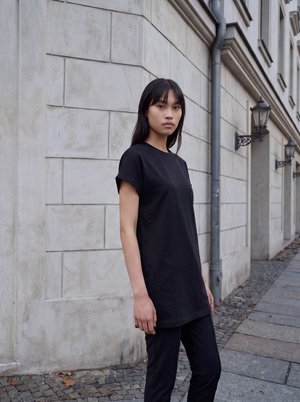 Urban Classics, CUT ON SLEEVE TEE - Robe en jersey - black