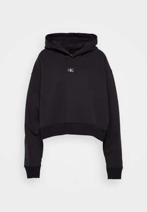Calvin Klein Jeans, BADGE WIDE SLEEVES CROP  HOODIE - Kapuzenpullover - ck black