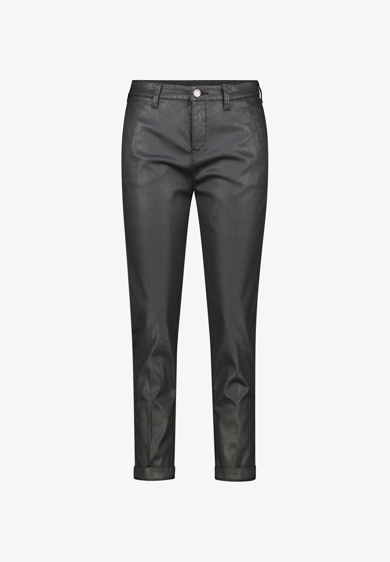 Schwarze Denim-Hosen im Slim-Fit mit Knopfverschluss und umgeschlagenen Säumen. Glatte Textur mit minimalen Nähdetails.