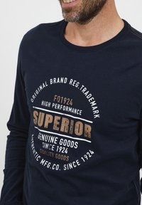 FQ1924 FQRIKARD - Triko s potiskem - navy blazer