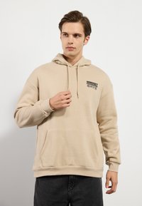 Pier One Športni pulover - tan