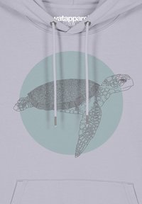 Lichtgrijze hoodie met een grafisch ontwerp van een schildpad in zwarte omtrek, tegen een teal ronde achtergrond; koordjes met metalen punten.