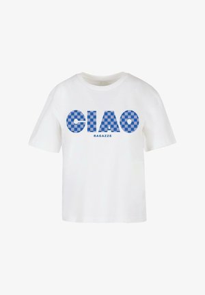Bijela pamučna majica s plavim karo natpisom "CIAO RAGAZZE" u podebljanom, zaobljenom fontu preko prednje strane. Kratki rukavi, dizajn s okruglim izrezom.