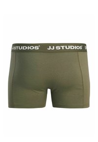 Caleçons boxers vert olive avec une ceinture élastique blanche à logo, dotés d'une texture lisse et de détails de couture contrastés.