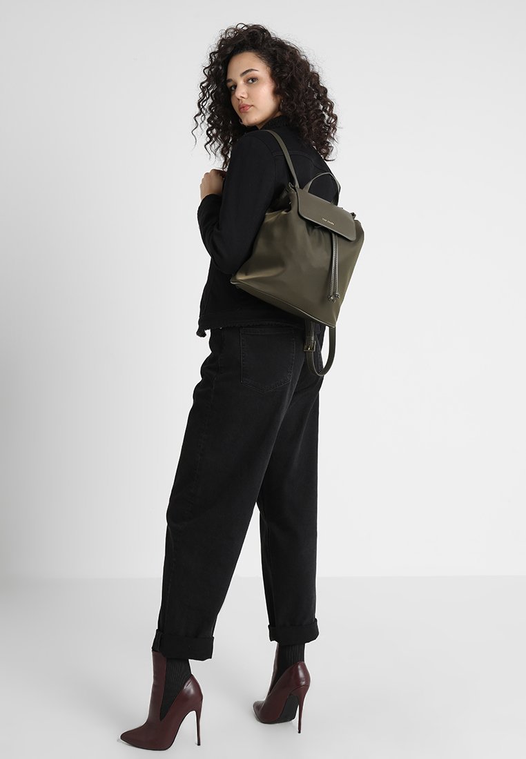 jiejie ted baker