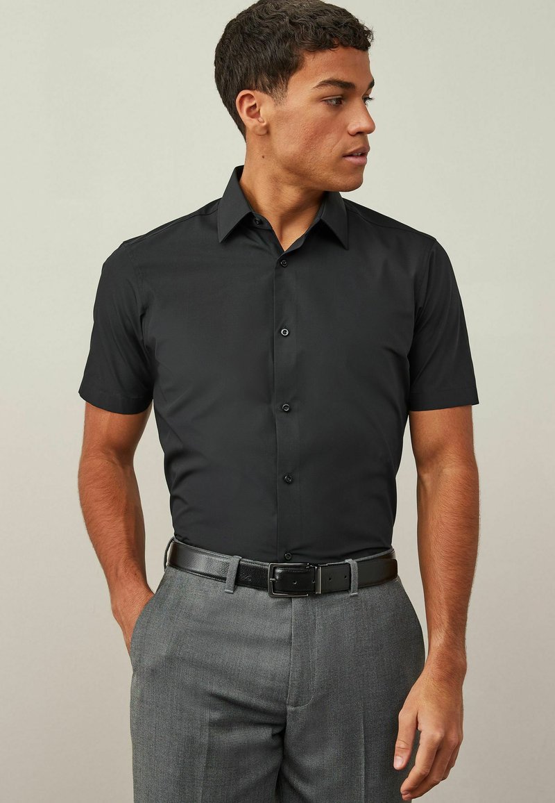 Next REGULAR FIT SHORT SLEEVE - Skjorter - black/sort - Zalando.dk