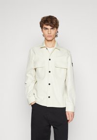 Calvin Klein OVERSHIRT - Jachetă de vară - icicle