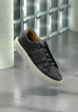 GARY - Zapatillas - black